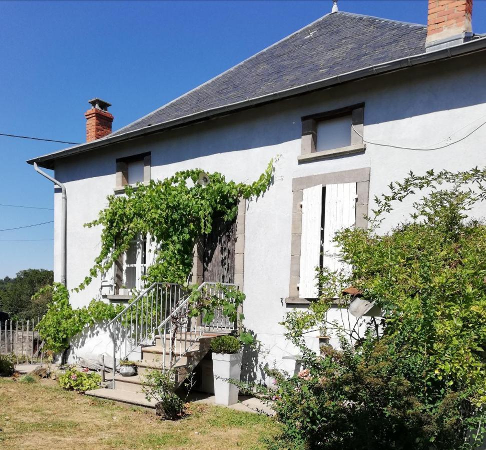 Chambre D'Hote Equestre Au Petit Bonheur Chateldon エクステリア 写真