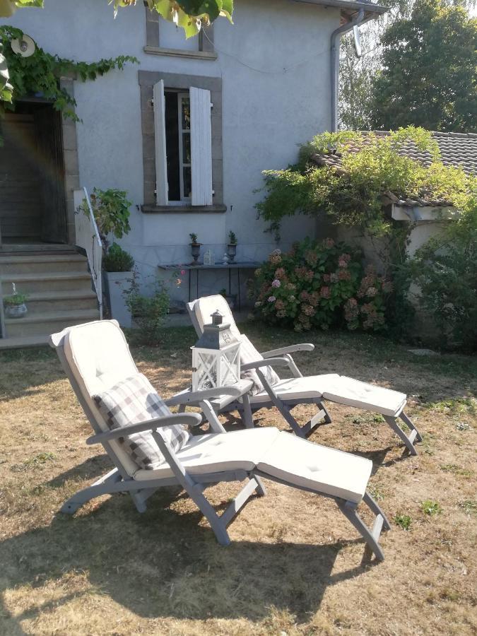 Chambre D'Hote Equestre Au Petit Bonheur Chateldon エクステリア 写真