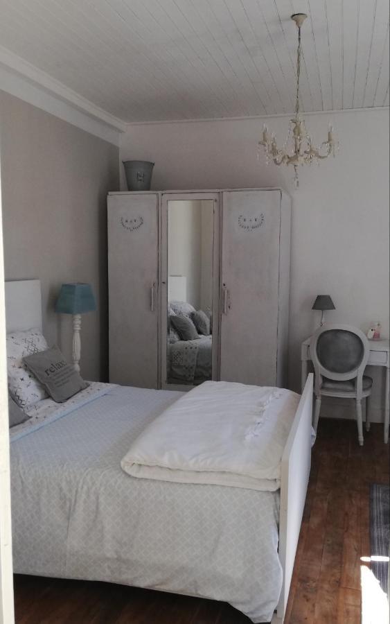 Chambre D'Hote Equestre Au Petit Bonheur Chateldon エクステリア 写真
